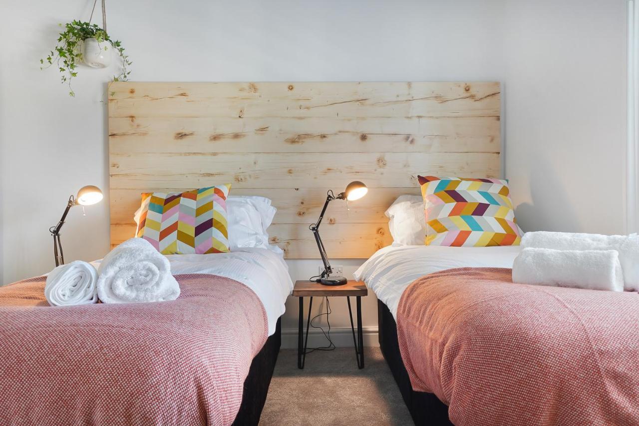 Stylish Eco In With Kitchenettes - Perfect For Contractors And Makers *