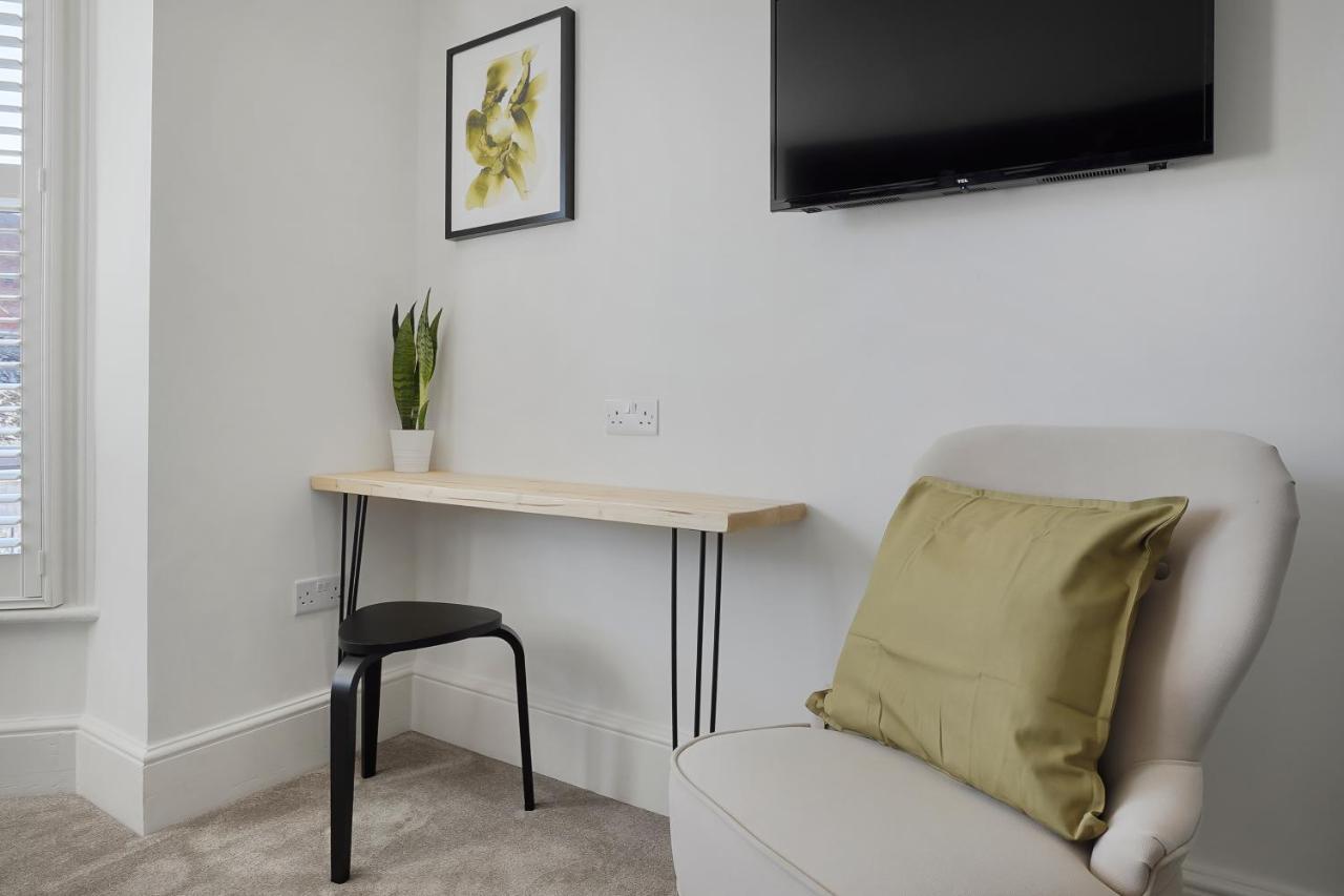Stylish Eco In With Kitchenettes - Perfect For Contractors And Makers *
